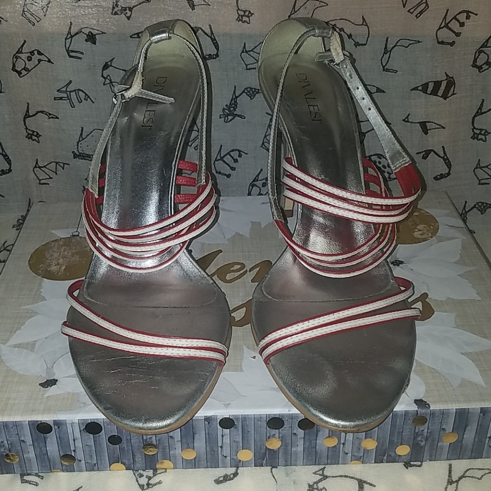 Divalesi strappy sandals